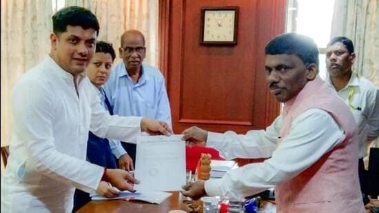 Goa Congress president Amit Patkar submits the disqualification notice of Michael Lobo, as CLP leader in the assembly, to the Speaker. (Twitter photo)