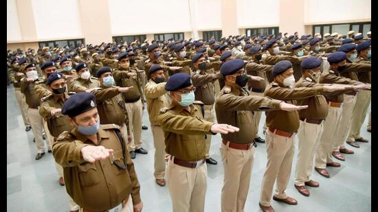 On July 10, the police headquarter (PHQ) wrote to the heads of various wings of the police force and district police chiefs regarding with re-employment of ASIs, SIs and inspectors on contractual basis and sought a detailed proposal by July 12. (HT Photo)
