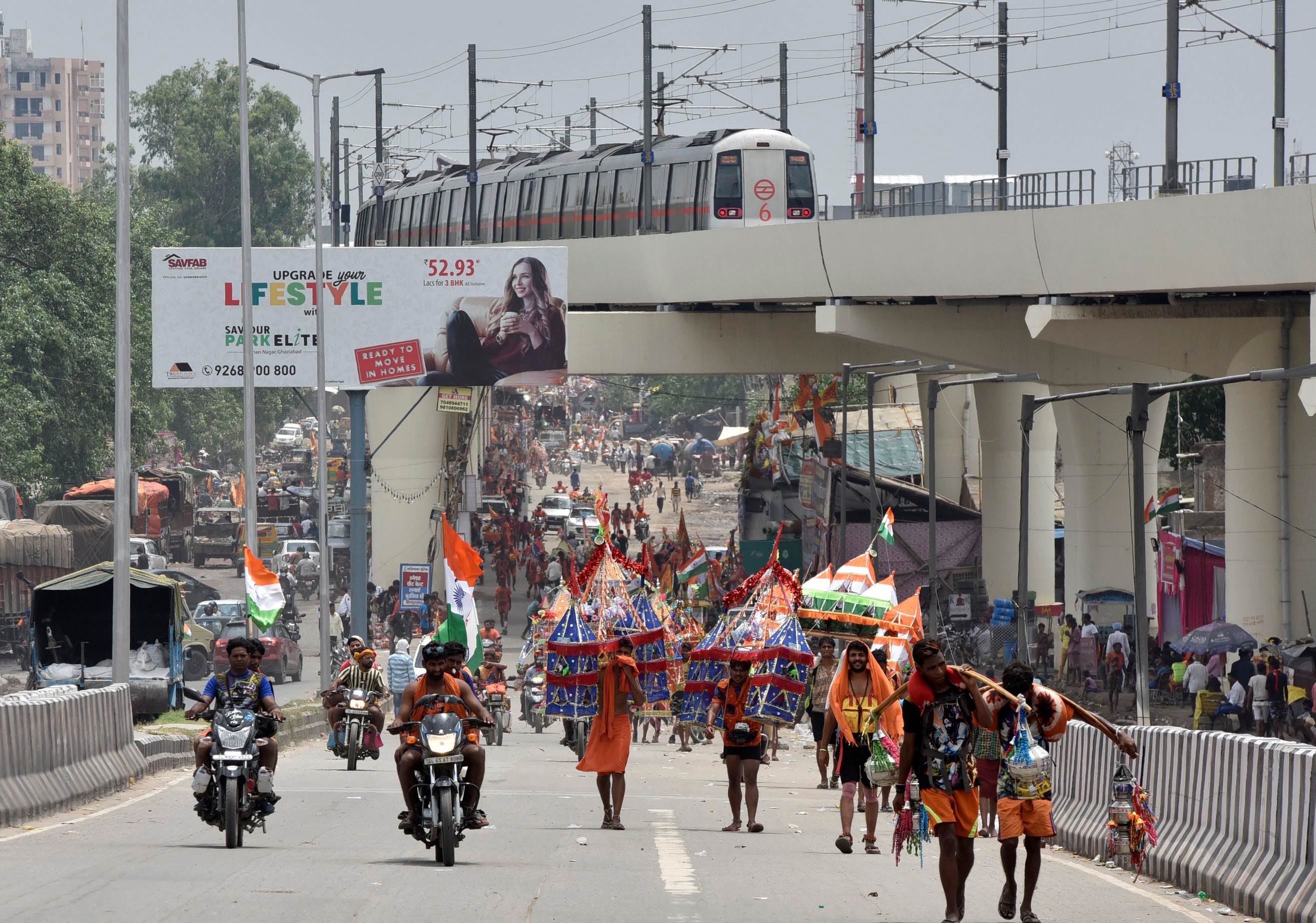 The officials have said that no meat shop should be opened on the routes of Kanwar Yatra. The officials have said that no meat shop should be opened on the routes of Kanwar Yatra.