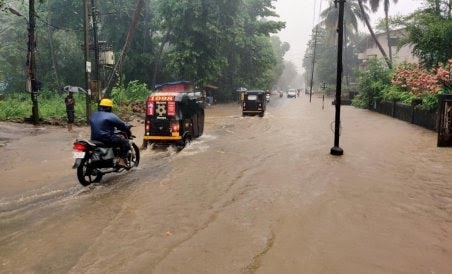 Heavy rains in Karnataka coast have wreaked havoc, disrupting daily life and flooding multiple homes. (Image source: SameerBaadkar/Twitter)