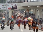 The officials have said that no meat shop should be opened on the routes of Kanwar Yatra.