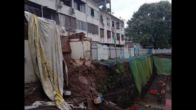 Laxman Mathi, a 52-year-old construction labourer, died after a wall collapsed at Hemaj Khan chowk in Ganesh peth. (HT PHOTO)