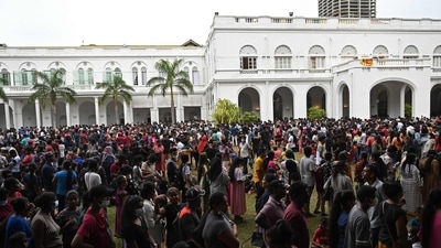 People crowd to visit Sri Lankan President Gotabaya Rajapaksa's official residence in Colombo. (AFP) People crowd to visit Sri Lankan President Gotabaya Rajapaksa's official residence in Colombo. (AFP)