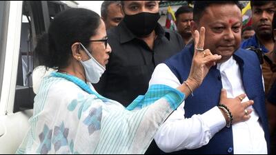 Mamata Banerjee said she will not come to usurp power in Darjeeling and wants friendship with the people of the hills (ANI) Mamata Banerjee said she will not come to usurp power in Darjeeling and wants friendship with the people of the hills (ANI)