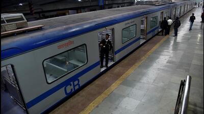Doors of 6.23 am Chhatrapati Shivaji Maharaj Terminus (CSMT)-bound Kalyan AC local on Tuesday morning did not open at Dadar railway station (HT PHOTO) Doors of 6.23 am Chhatrapati Shivaji Maharaj Terminus (CSMT)-bound Kalyan AC local on Tuesday morning did not open at Dadar railway station (HT PHOTO)
