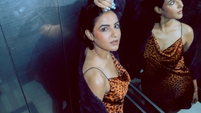 On Monday, Jasmin took to her Instagram page to drop pictures from a new photoshoot. The star captioned her latest photos, "Going up #elevatorseries." After Jasmin shared the post, it garnered several likes and comments from her followers. Many netizens posted heart and fire emoticons in the comments section. One user wrote, "Hot [fire emoji]." Another commented, "Adorable." (Instagram)