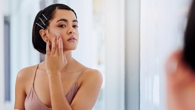 Skincare layering: Dermats share the correct order of doing it (Unsplash) Skincare layering: Dermats share the correct order of doing it (Unsplash)