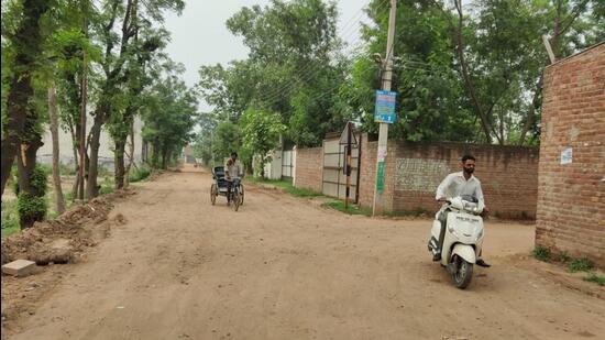The road would ensure an easy access to people of Rattanheri and nearby areas to reach Khanna city in Ludhiana. (HT PHOTO)