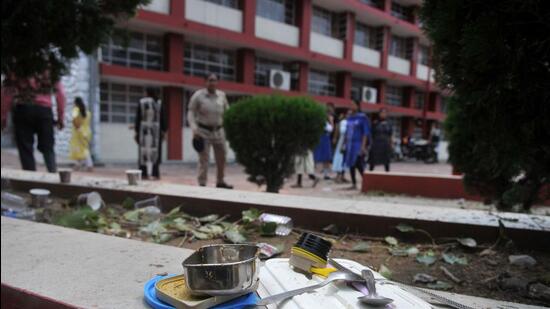Chandigarh administration’s education department is considering allowing students to stay indoors during recess. (HT File)