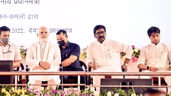 Jharkhand Chief Minister Hemant Soren, who was also present at the event, said that the projects were a matter of pride for the people.