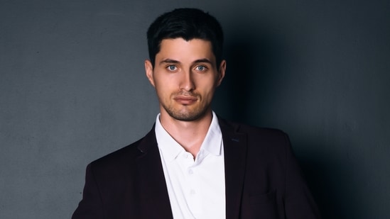 Hair colours for men in India usually come in natural black and light brown.&nbsp;&nbsp;(Pexels)