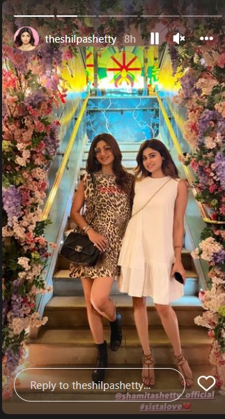 Shilpa Shetty shares a picture with Shamita Shetty.