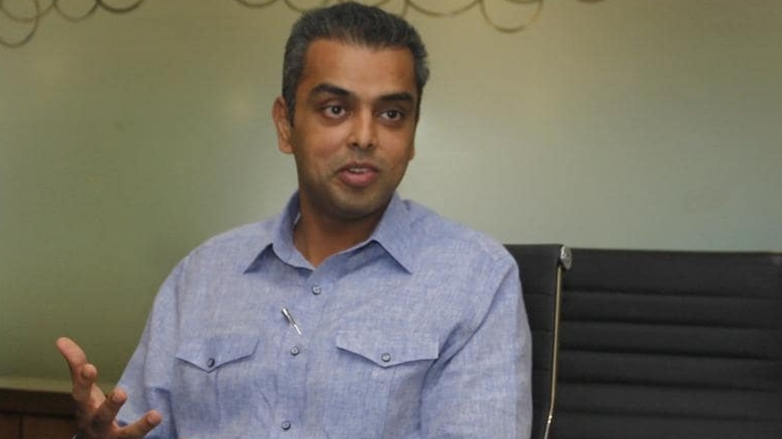 Cracks in MVA? Cong's Milind Deora says Mumbai's wards redrawn to ...