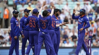 Jasprit Bumrah celebrates with teammates the dismissal of Joe Root (AP) Jasprit Bumrah celebrates with teammates the dismissal of Joe Root (AP)