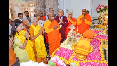 Uttar Pradesh Governor Anandiben Patel and Union MoS for Culture Meenakshi Lekhi offer prayers on the occasion of 'Guru Purnima', at Sarnath in Varanasi on Wednesday. (PTI)