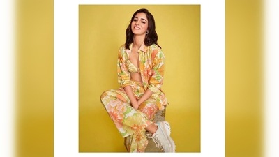 Ananya Panday flaunted her toned abs and struck a casual pose for the camera with one hand in her trouser pocket and the other resting freely. (Instagram/@eficientemanagement)