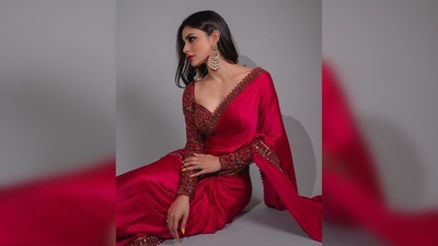 Mouni Roy left her luscious locks open and soft curled them towards the ends. (Instagram/@imouniroy) Mouni Roy left her luscious locks open and soft curled them towards the ends. (Instagram/@imouniroy)