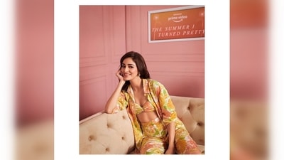 Ananya Panday's outfit comes with a bandeau top, high-rise flared trousers and a shirt which she left unbuttoned. (Instagram/@eficientemanagement)