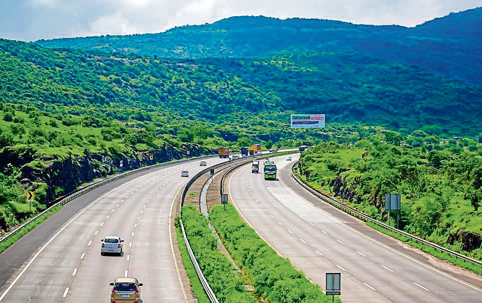 The Mumbai-Pune Expressway is the starting point for a Mumbai-Goa road trip (Photo: Shutterstock) The Mumbai-Pune Expressway is the starting point for a Mumbai-Goa road trip (Photo: Shutterstock)