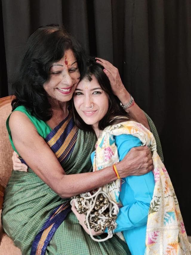 Danseuse Shivani Varma shares a warm bond with her guru Shovana Narayan.