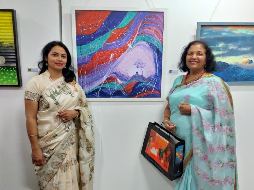 Artist Gayatri Singh with her guru (R) Sadhna Sanger (HT Photo) Artist Gayatri Singh with her guru (R) Sadhna Sanger (HT Photo)