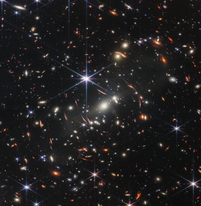 Nasa 1ª imagem: SMACS 0723, um aglomerado de galáxias distante