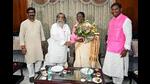 NDA presidential candidate Droupadi Murmu being felicitated by JMM president Shibu Soren in the presence of Jharkhand chief minister Hemant Soren, in Ranchi on July 4. (ANI) NDA presidential candidate Droupadi Murmu being felicitated by JMM president Shibu Soren in the presence of Jharkhand chief minister Hemant Soren, in Ranchi on July 4. (ANI)