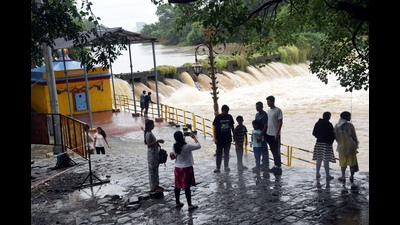 People are seen taking pictures near Thergaon Kejudevi temple in Puneon Thursday. With 15 days over in July, Pune has reported 279.3 mm rainfall. (HT PHOTO) People are seen taking pictures near Thergaon Kejudevi temple in Puneon Thursday. With 15 days over in July, Pune has reported 279.3 mm rainfall. (HT PHOTO)