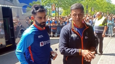 Indian team head coach Rahul Dravid with player Virat Kohli&nbsp; (ANI)