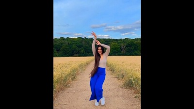 The image, taken from the viral video on Instagram that Yuzvendra Chahal&nbsp;likes, shows Dhanashree Verma dancing to Gomi Gomi remix track. (Instagram/@dhanashree9)