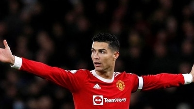 Manchester United's Cristiano Ronaldo reacts (REUTERS)