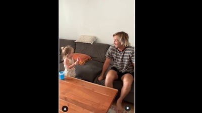 The woman told her partner she is pregnant in a sweet way with the help of their daughter.&nbsp; (hbgoodie/Instagram)