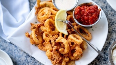 Eliminate wrong food: Food items such as fried foods, oily food, processed food or junk food can cause health issues. We should gradually avoid intake of such food items. (Unsplash) Eliminate wrong food: Food items such as fried foods, oily food, processed food or junk food can cause health issues. We should gradually avoid intake of such food items. (Unsplash)