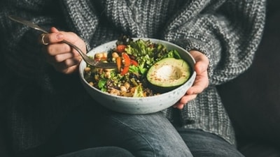 Early dinner: Early dinner comes with its own set of health benefits – it helps in improving digestion, sleep, reducing blood pressure and boosting metabolism. (Unsplash) Early dinner: Early dinner comes with its own set of health benefits – it helps in improving digestion, sleep, reducing blood pressure and boosting metabolism. (Unsplash)