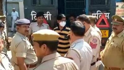 Alt News co-founder Mohd Zubair at the Hathras court premises on Thursday. (HT PHOTO.) Alt News co-founder Mohd Zubair at the Hathras court premises on Thursday. (HT PHOTO.)