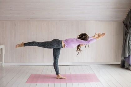 Ek Padasana (Twitter/vidayogaconex) Ek Padasana (Twitter/vidayogaconex)