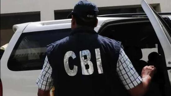 The Central Bureau of Investigation (CBI) in Kolkata arrested seven employees of the Eastern Coalfields Limited on Wednesday in connection with the Bengal coal smuggling case. (HT PHOTO.)