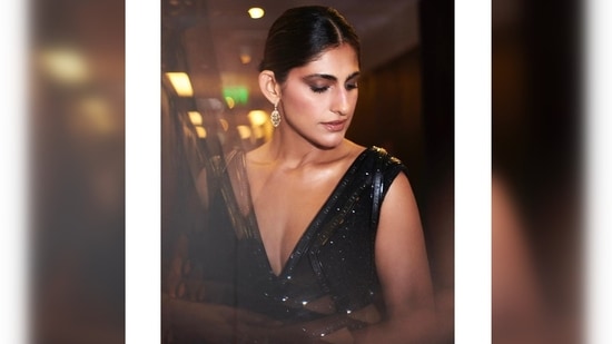 Kubbra Sait's look was put together by the styling team of Who Wore What When.(Instagram/@who_wore_what_when)