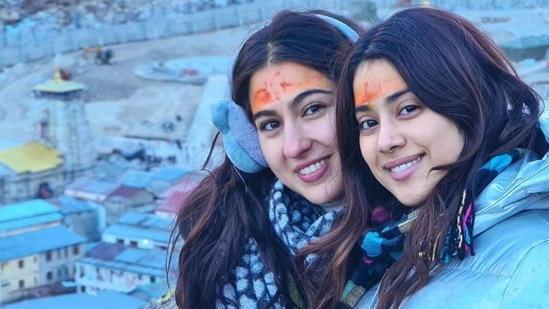 When Sara Ali Khan and Janhvi Kapoor almost fell from a cliff in Kedarnath.