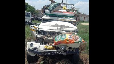 The mangled remains of the van at Sonepat's Ganaurin in which three persons were killed and seven injured on Friday. (Manoj Dhaka/HT)