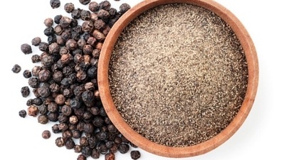 Pepper: Pepper comes with antioxidant and antibacterial properties. It acts as a stimulant for the tastebuds and helps in producing stomach acids – this in turn helps in digestion. (Unsplash)