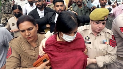 Rubaiya Sayeed, sister of PDP chief Mehbooba Mufti, reaches Jammu court for physical appearance in a case related to her abduction in 1989 in Jammu on Friday.&nbsp; (ANI)