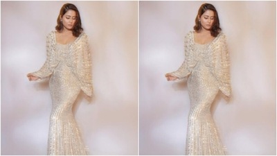 Hina played muse to fashion designer Shehla Khan and picked a gorgeous gown from the shelves of the designer. (Instagram/@realhinakhan)