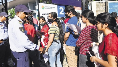 While technical glitches and last-minute change at CUET-UG examination centres confused and frustrated several aspirants, easy questions lightened up their mood on Friday, said officials. (Amal KS/HT Photos)