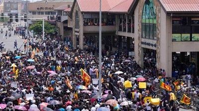 Protesters in Galle, Sri Lanka (AP) Protesters in Galle, Sri Lanka (AP)