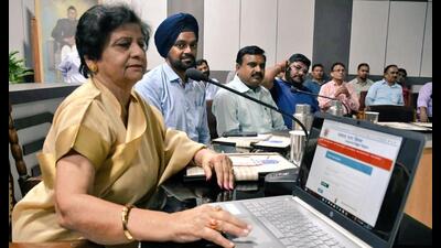 Mayor Sanyukta Bhatia inaugurating the online house tax assessment facility at the LMC office on Friday. (Sourced)