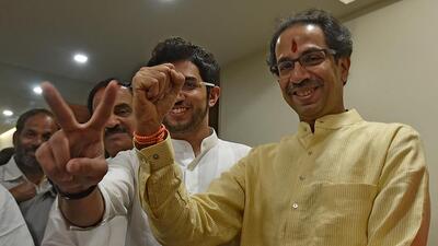 Uddhav Thackery and Aditya Thackery (Vijayanand Gupta/HT PHOTO) Uddhav Thackery and Aditya Thackery (Vijayanand Gupta/HT PHOTO)