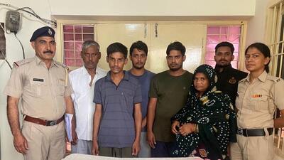 Police teams recovered 13 kilograms of “fake gold coins” and  ₹1.56 lakh cash from their possession along with SIM cards and mobile phones. (Sourced)