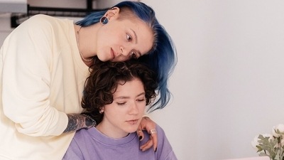 Checking in with friends: Regular interaction with friends and family boosts feelings of connectedness and feelings of well being. As we age, friendships and relationships outside the nuclear family fade away. However, research suggests that maintaining strong ties to friends and extended family supports wellbeing and purpose. (Pexels) Checking in with friends: Regular interaction with friends and family boosts feelings of connectedness and feelings of well being. As we age, friendships and relationships outside the nuclear family fade away. However, research suggests that maintaining strong ties to friends and extended family supports wellbeing and purpose. (Pexels)