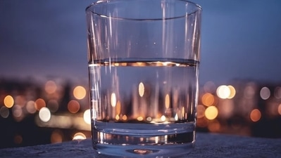 Staying hydrated: Your brain is comprised of 73% water. In order to keep things running properly, experts recommend drinking 15.5 cups (3.7 liters) of fluids a day for men and 11.5 cups (2.7 liters) of fluids a day for women. (Pixabay) Staying hydrated: Your brain is comprised of 73% water. In order to keep things running properly, experts recommend drinking 15.5 cups (3.7 liters) of fluids a day for men and 11.5 cups (2.7 liters) of fluids a day for women. (Pixabay)